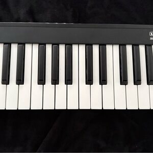 Line6 mobile keys 25 midi keyboard